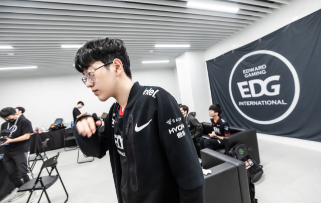 的佼佼者 的佼佼者